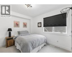 1904 50 Avenue SW - photo 24