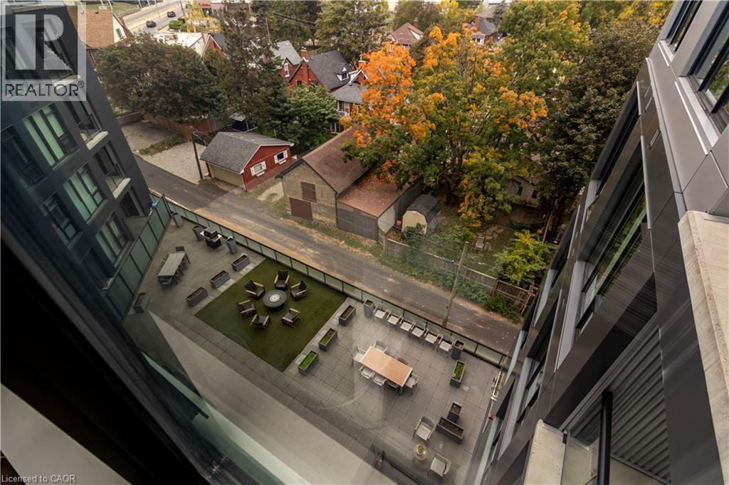 690 King Street West — photo 24