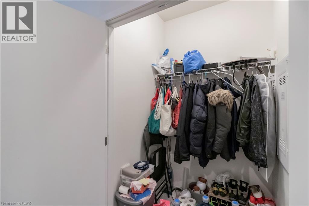 690 King Street West — photo 25