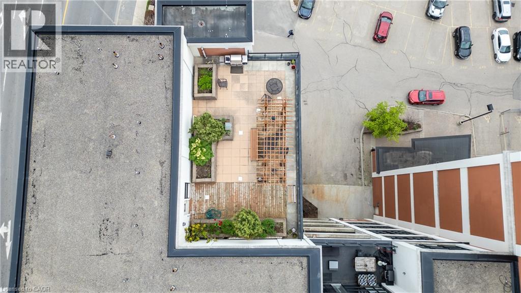 404 King Street West — photo 35