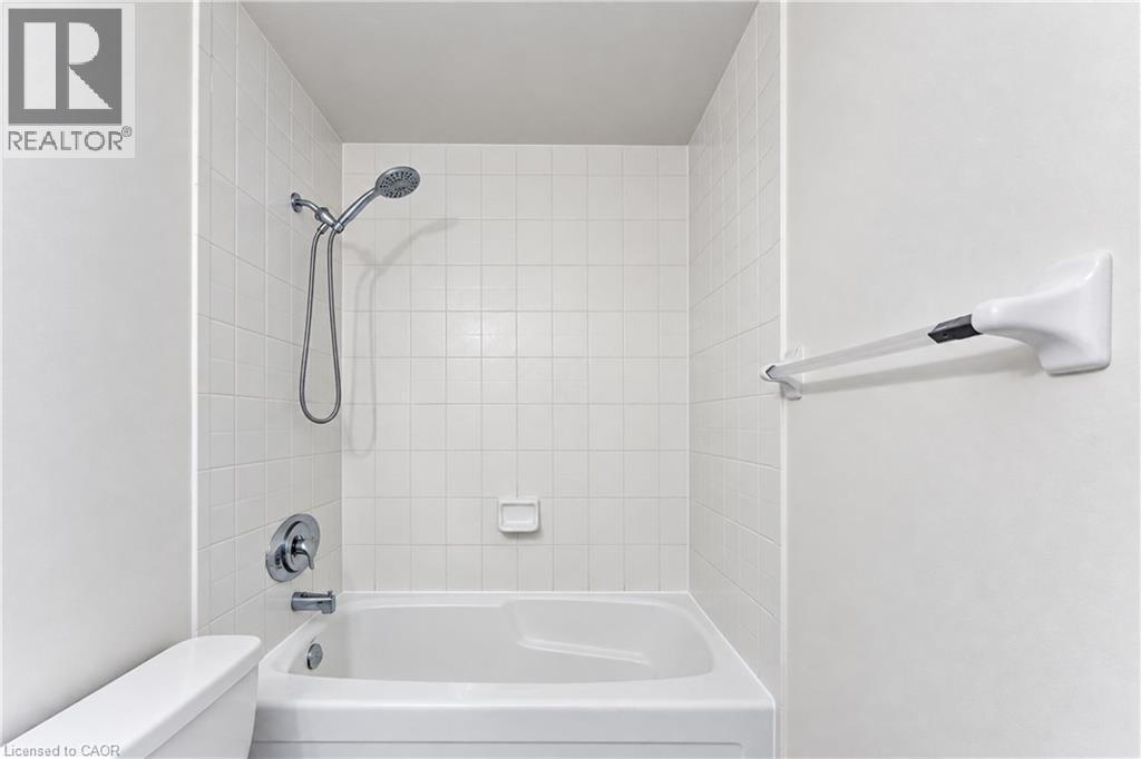 404 King Street West — photo 17