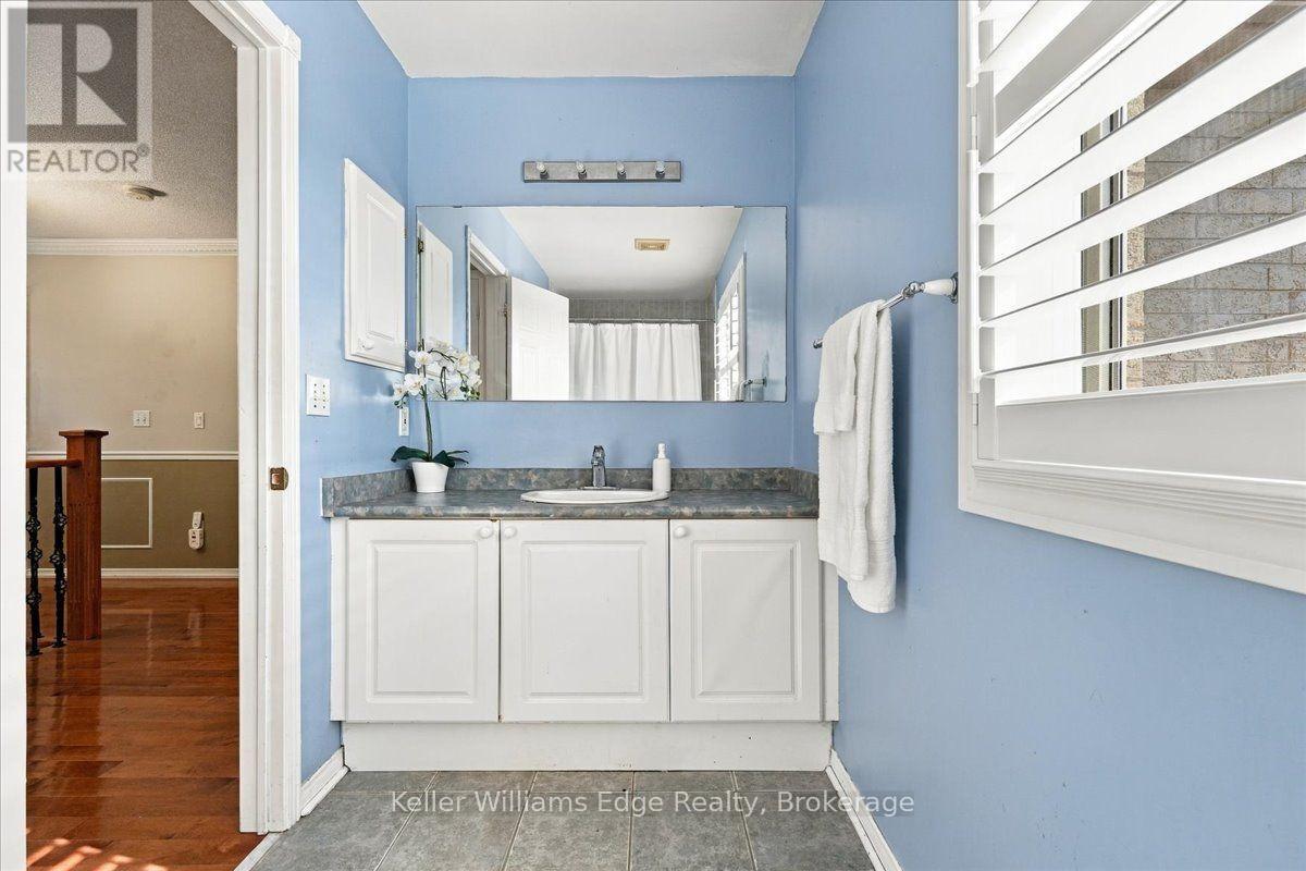 671 TWAIN AVENUE - Image 25