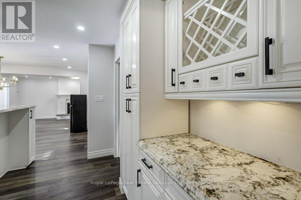 22 DAFFODIL CRESCENT - 11