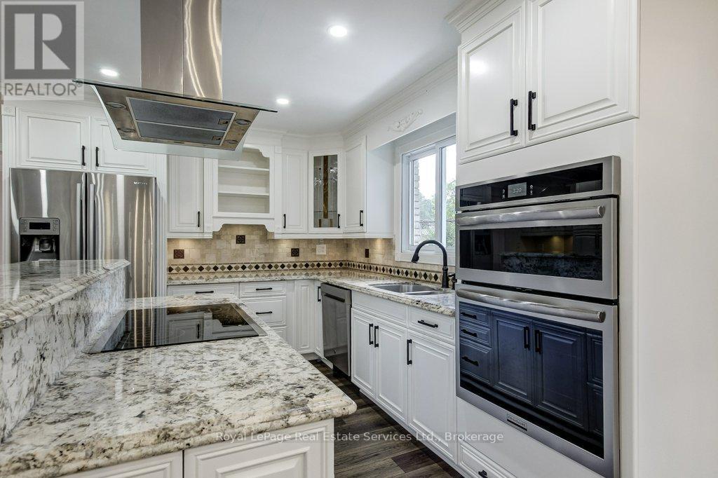 22 Daffodil Crescent — photo 12