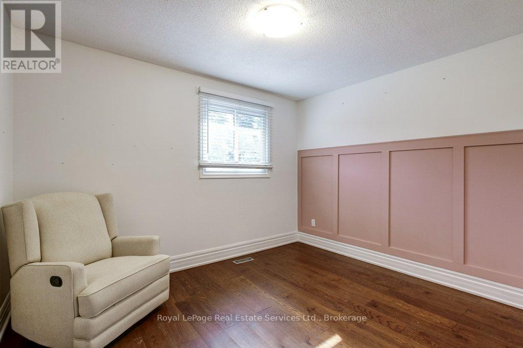 22 Daffodil Crescent — photo 32