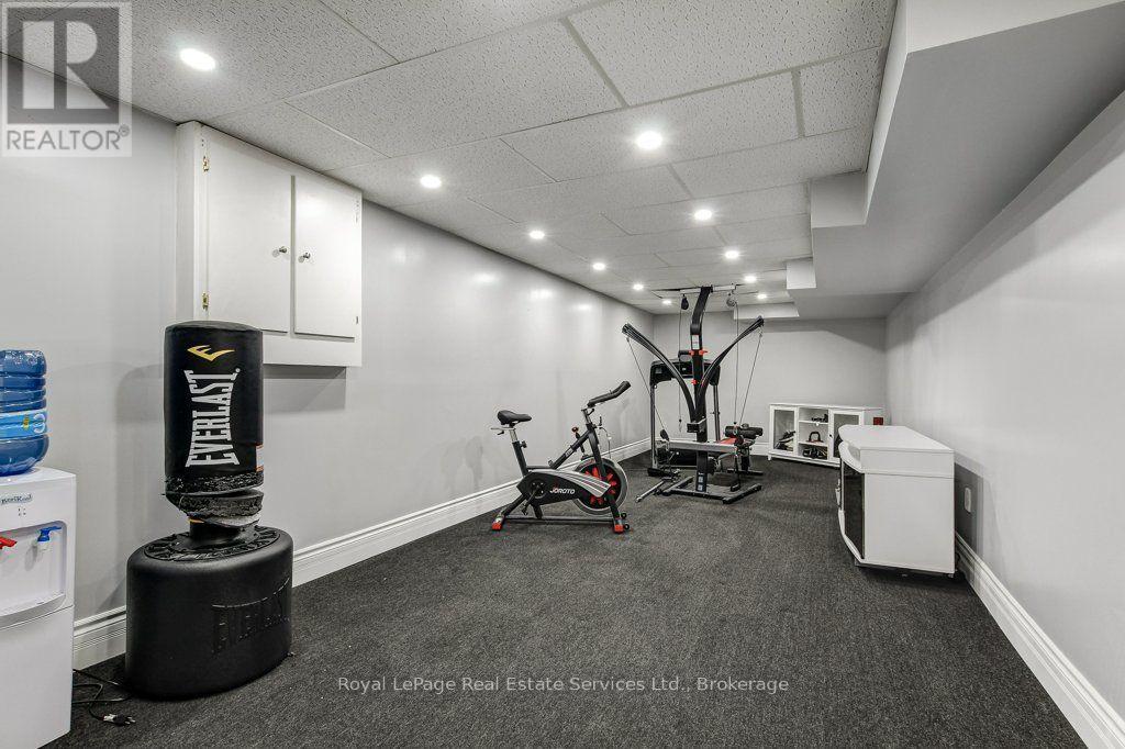 22 DAFFODIL CRESCENT - 37