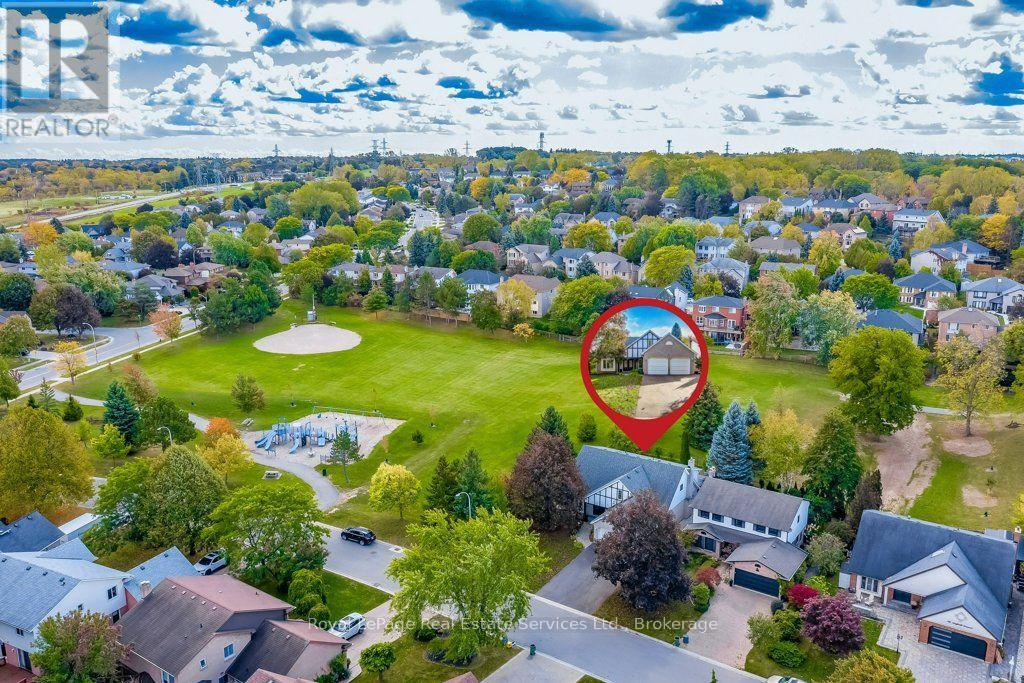 22 DAFFODIL CRESCENT - 45