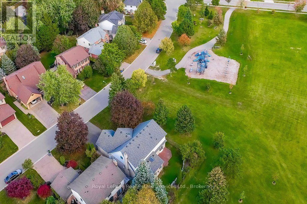 22 DAFFODIL CRESCENT - 47