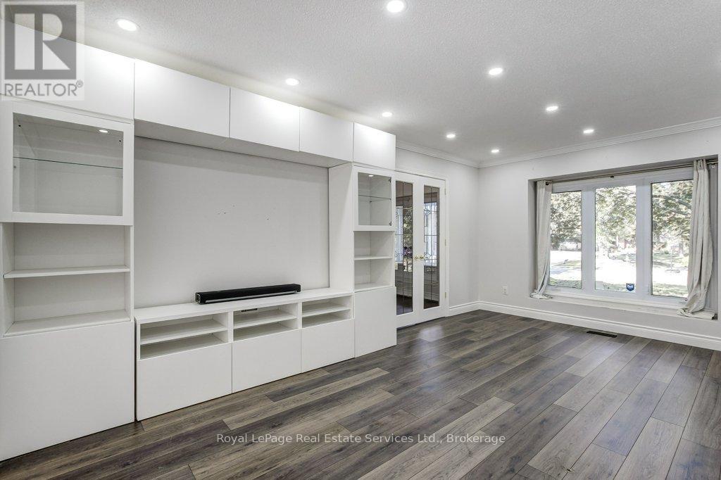 22 Daffodil Crescent — photo 8