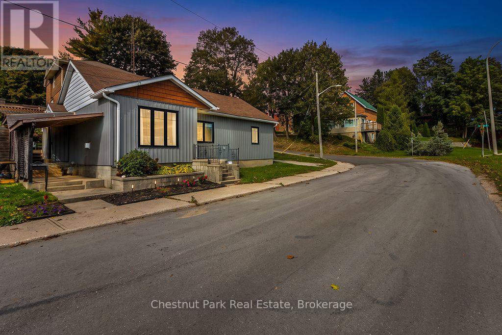 2096 3RD AVENUE W - 3