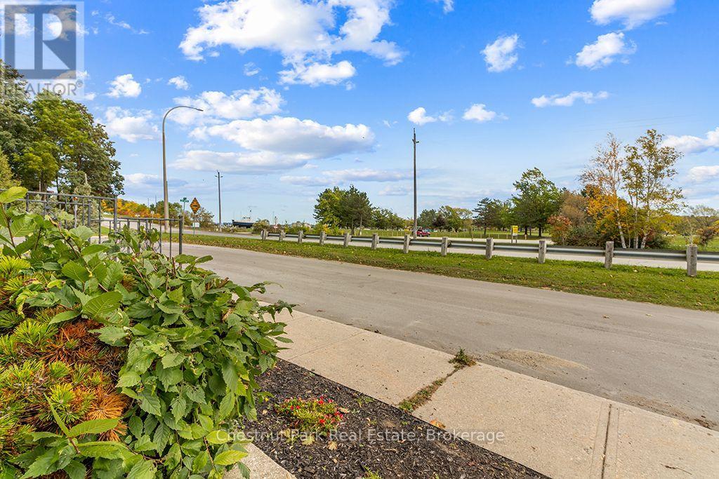 2096 3RD AVENUE W - 30