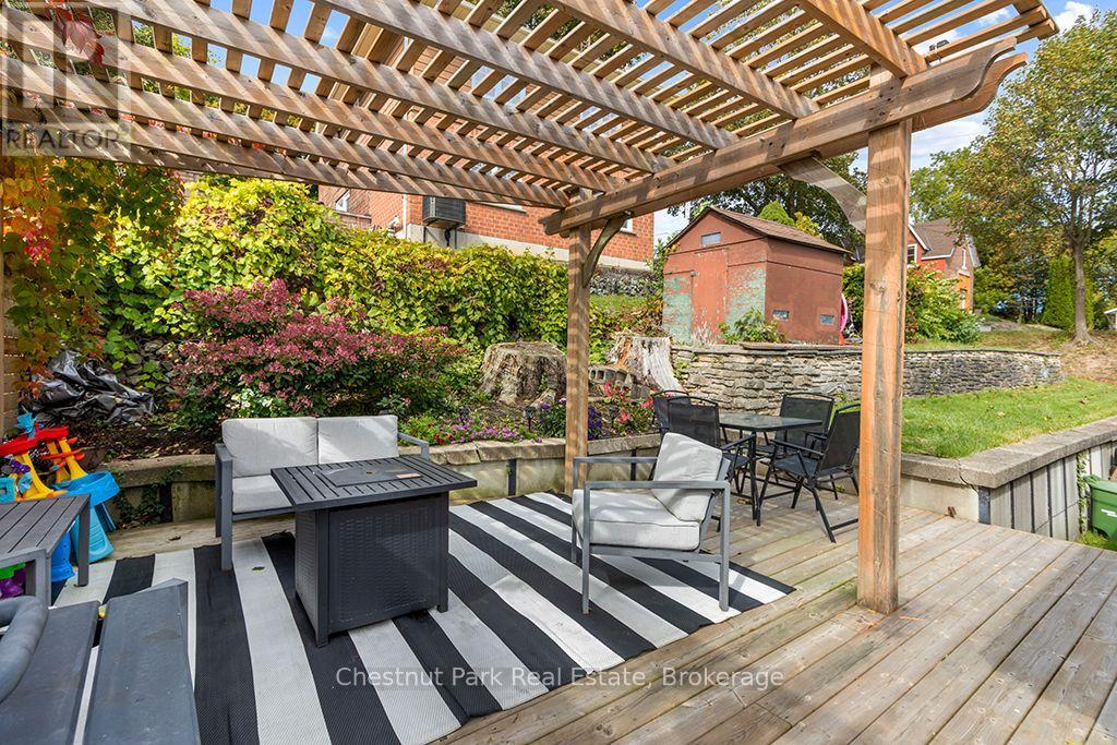 2096 3RD AVENUE W - 32
