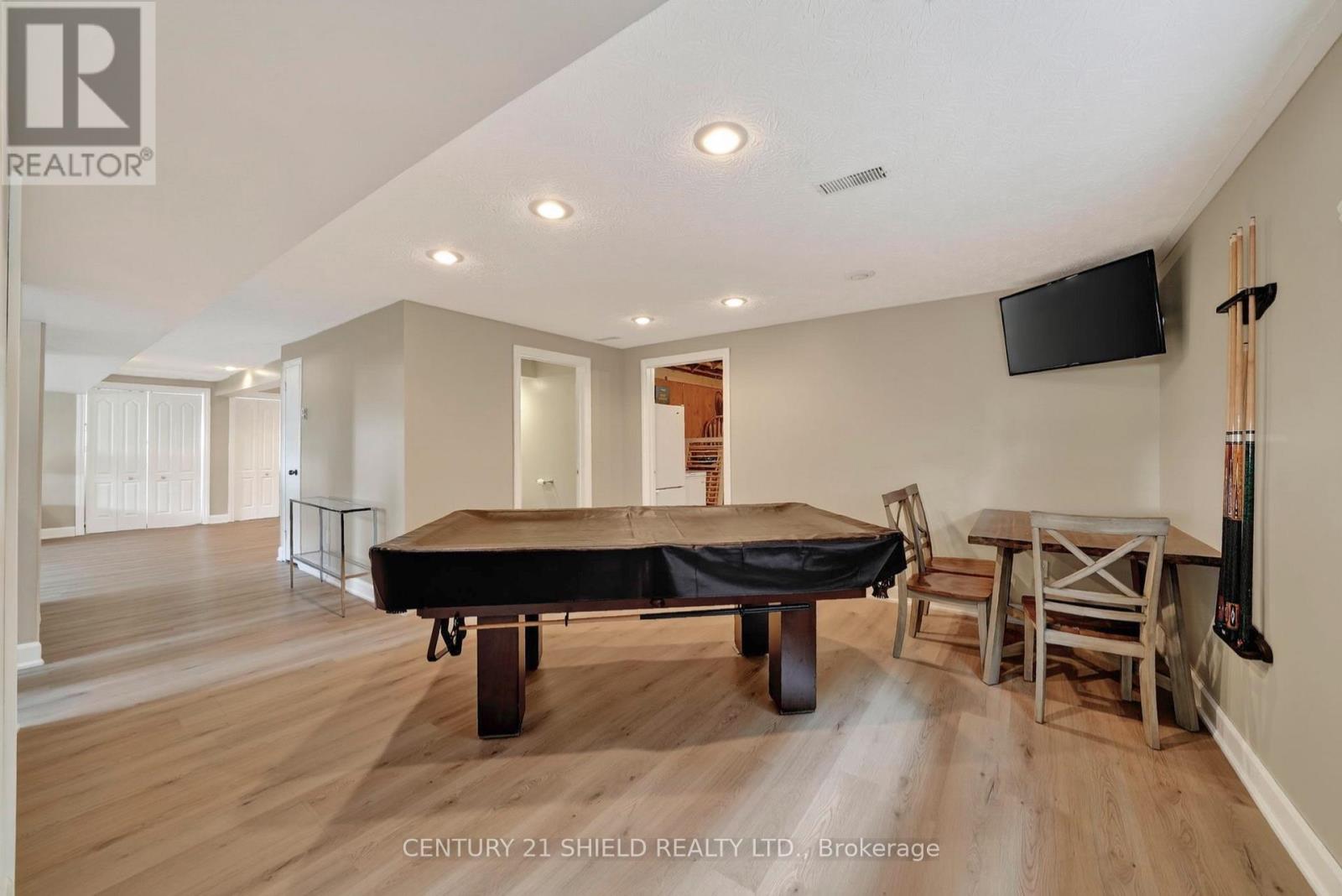 1810 ALGUIRE STREET - 32