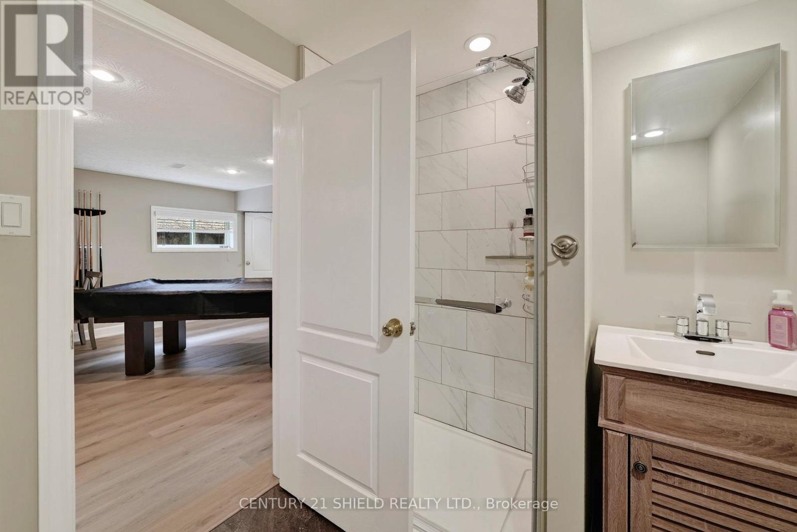 1810 ALGUIRE STREET - 33