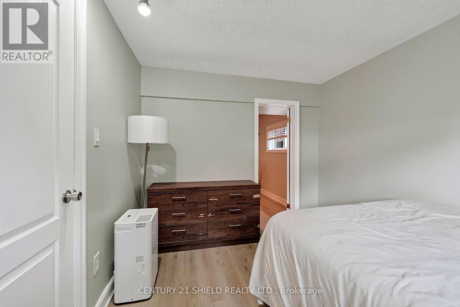 1810 ALGUIRE STREET - 35