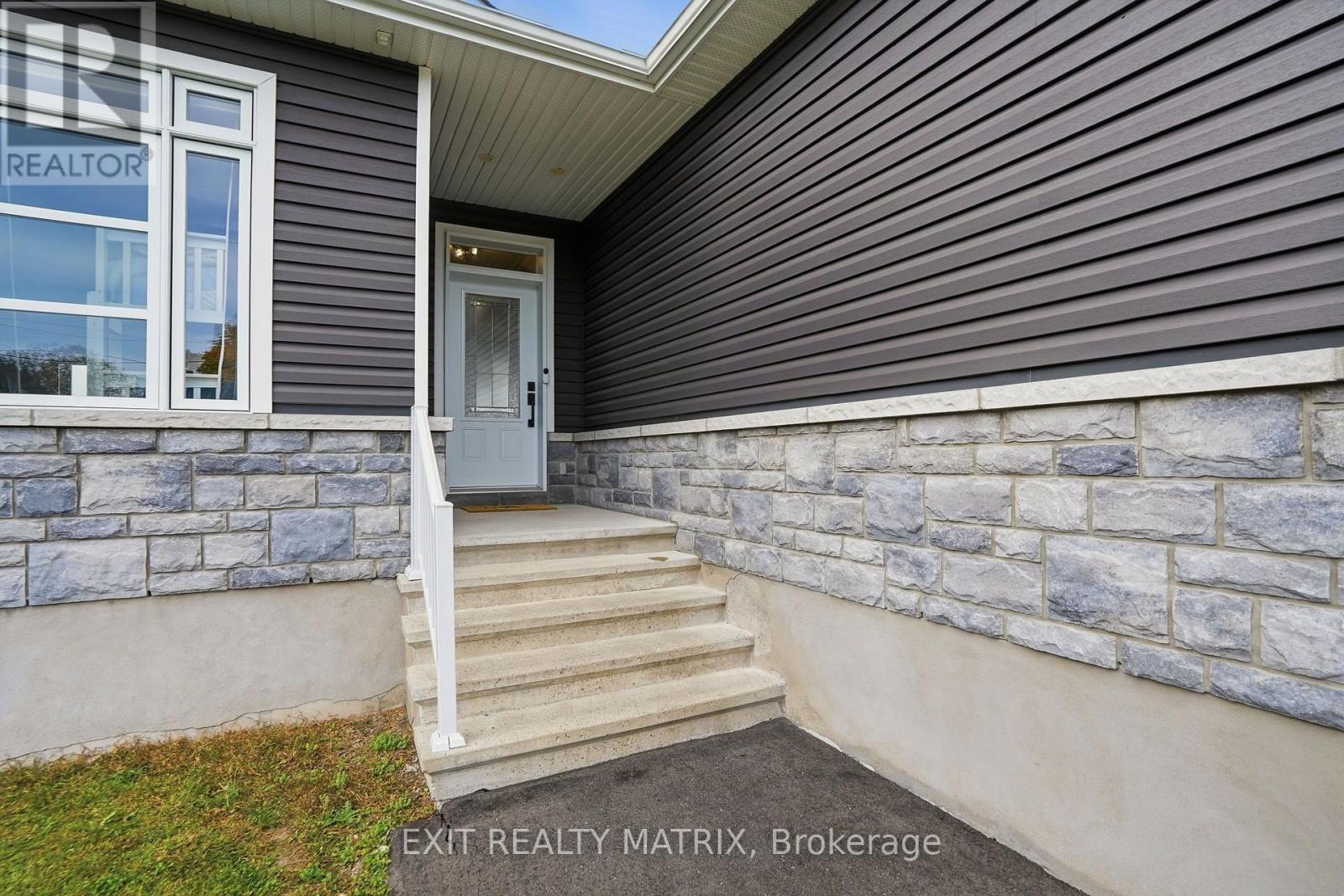 122 PENDLETON STREET - Image 4