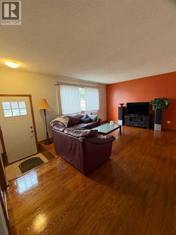 1623 Rouleau Crescent SE - 9