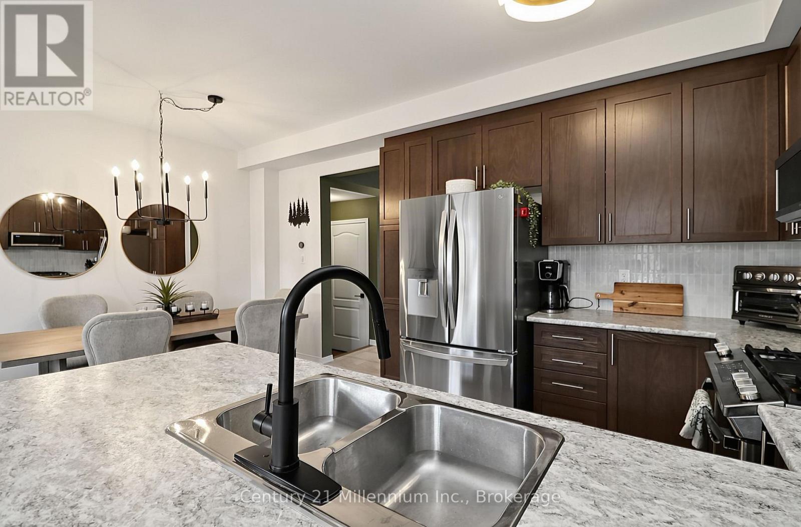 25 Kirby Avenue — photo 12