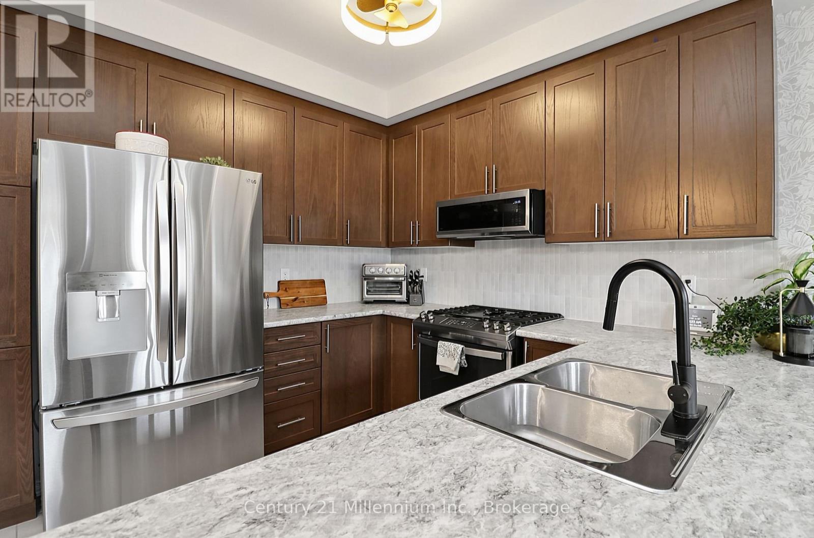 25 Kirby Avenue — photo 14