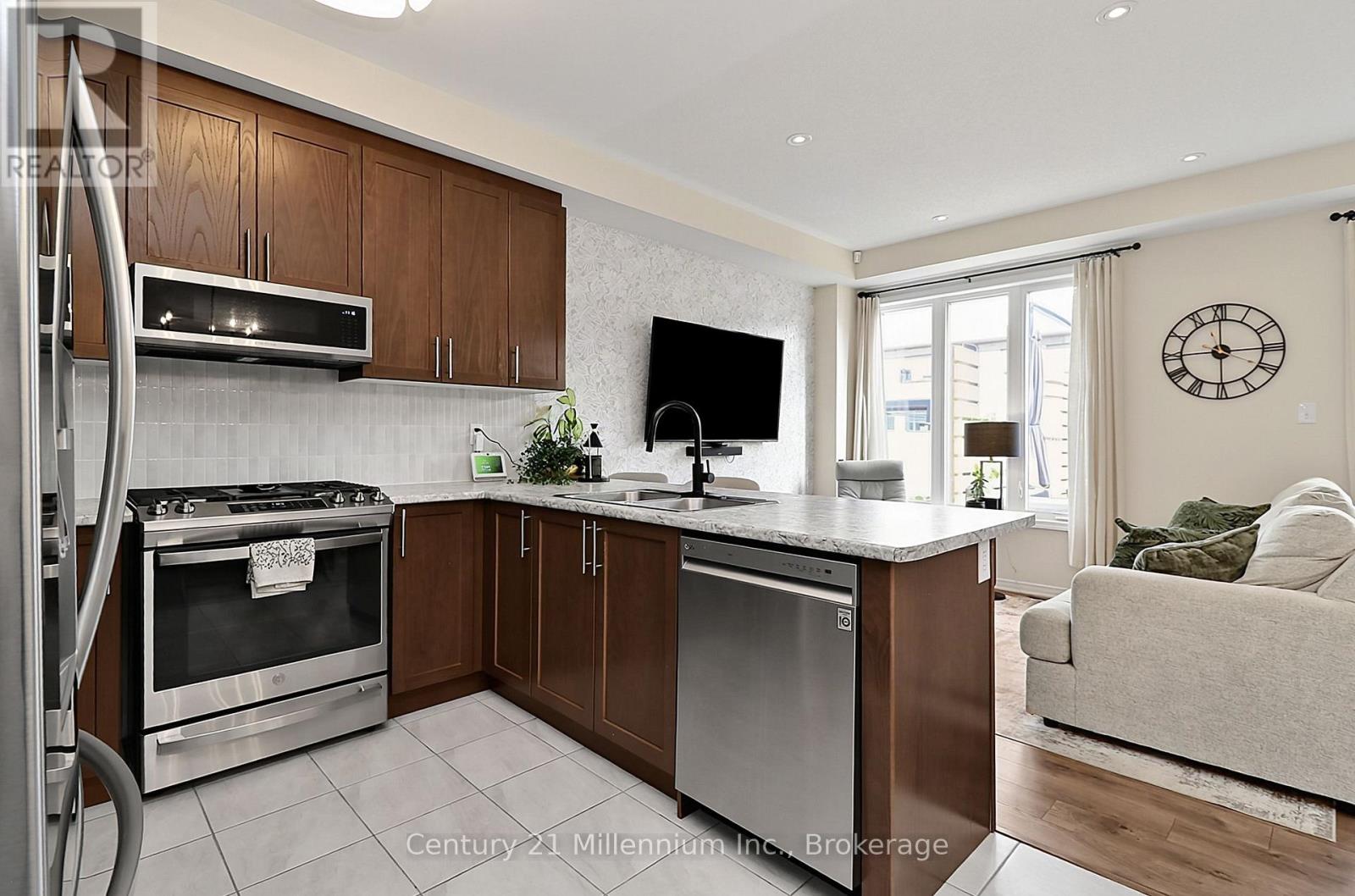 25 Kirby Avenue — photo 15