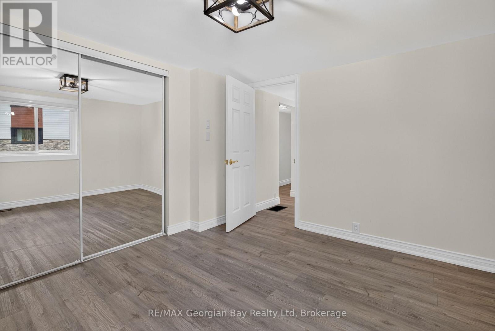18 SALLOWS DRIVE - 23