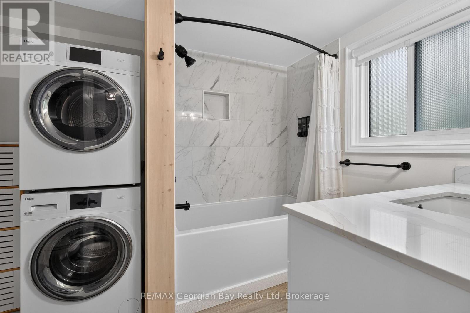 18 SALLOWS DRIVE - 24