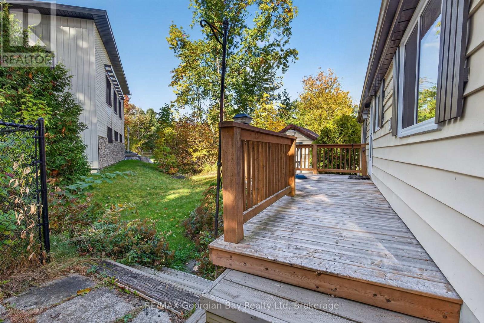 18 SALLOWS DRIVE - 27