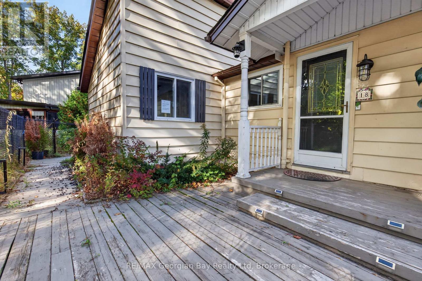 18 SALLOWS DRIVE - 3