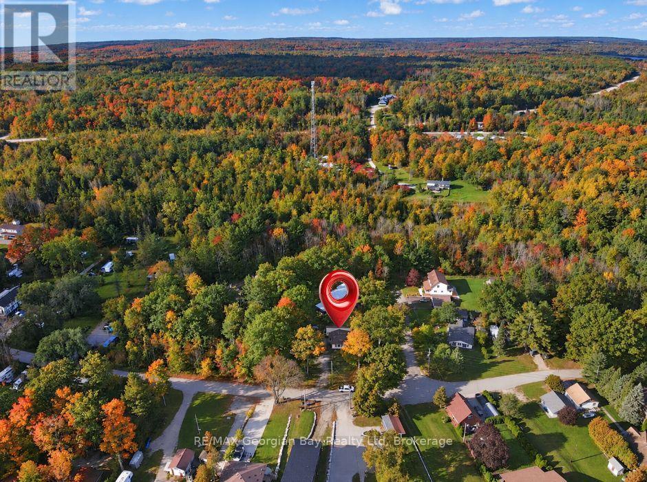 18 SALLOWS DRIVE - 34