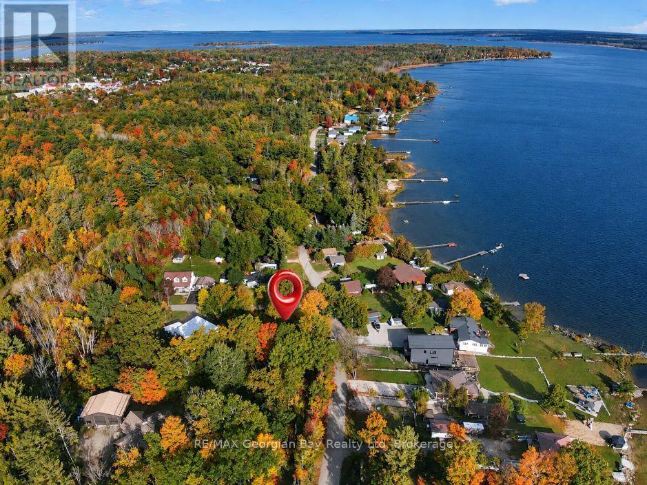 18 SALLOWS DRIVE - 35