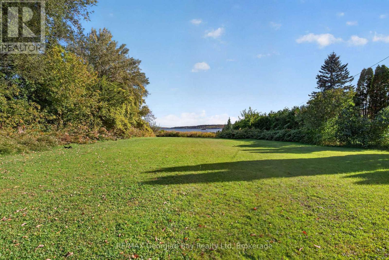 18 SALLOWS DRIVE - 37