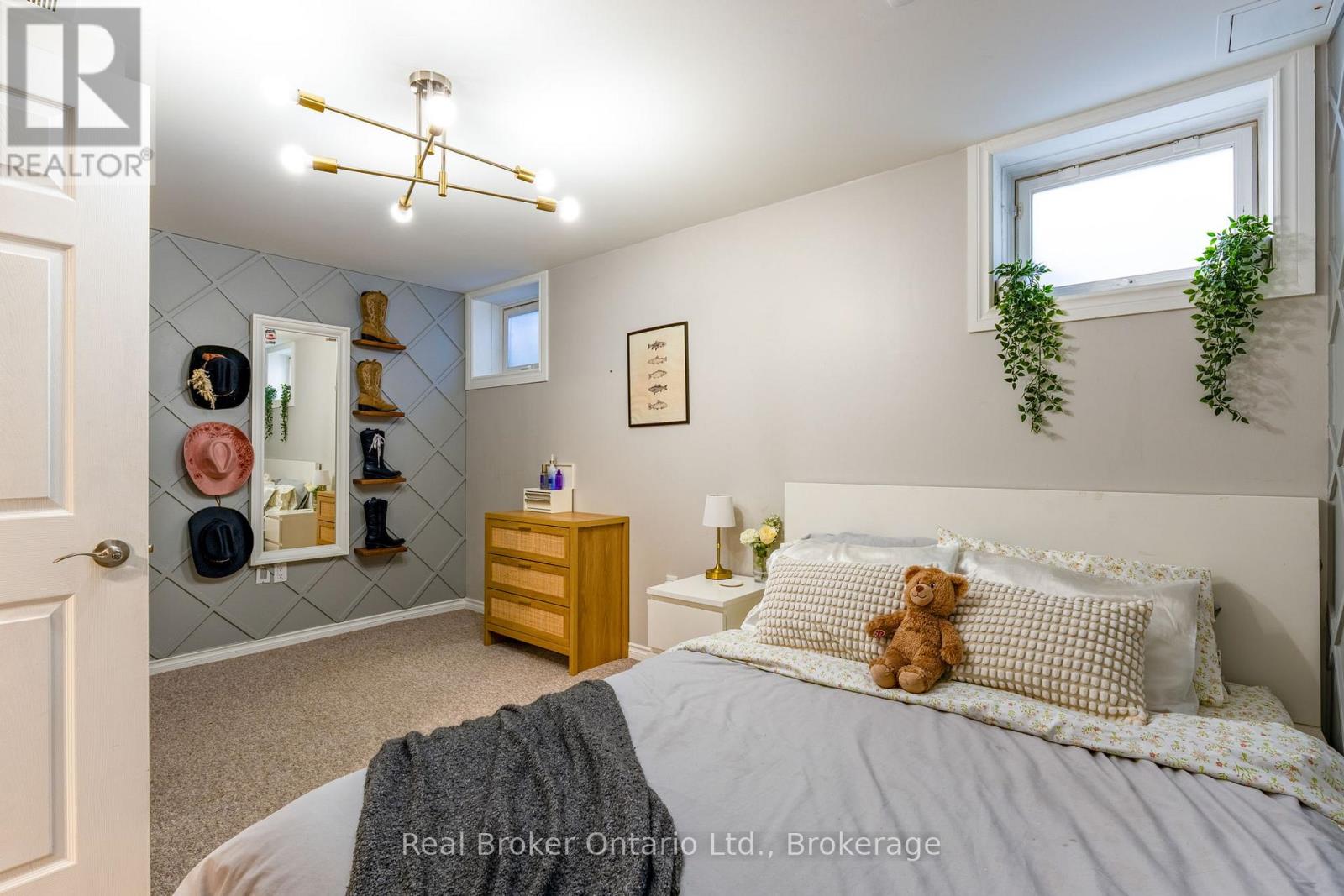 44 Monarchy Street — photo 14