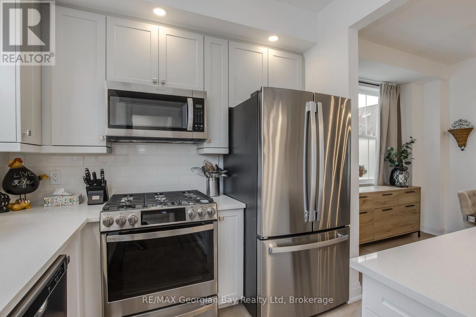 16 Danielle Crescent — photo 14