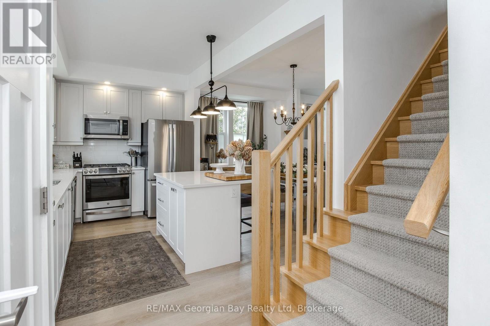 16 DANIELLE CRESCENT - 25