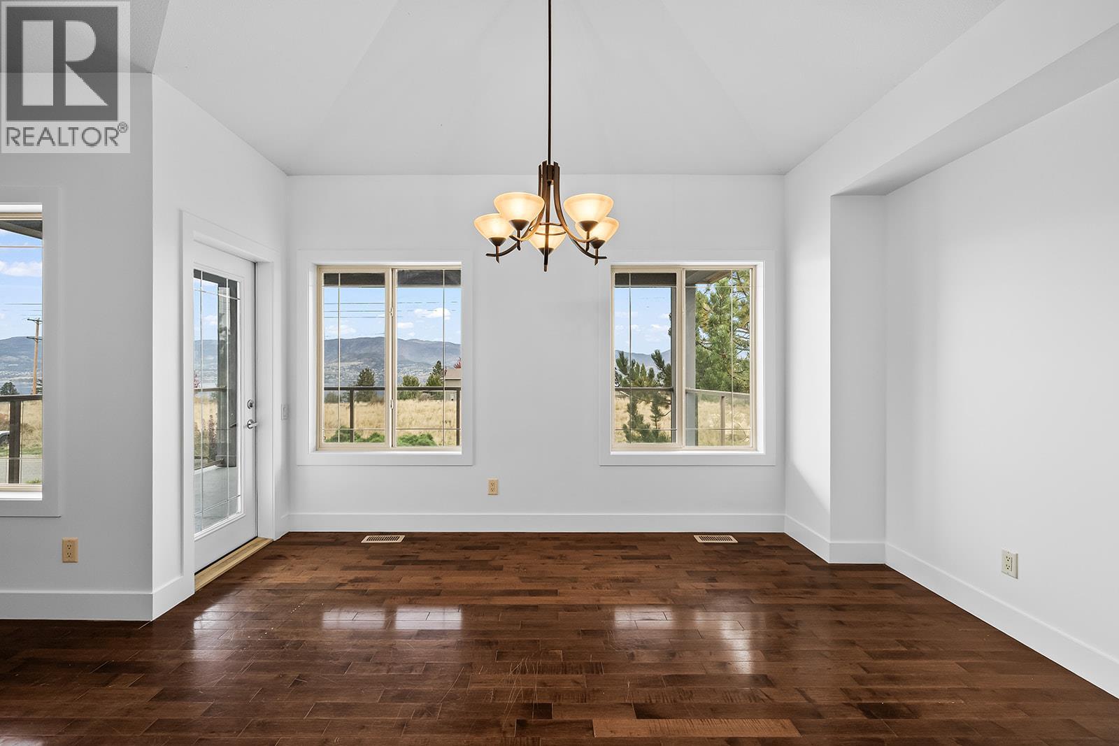 541 Quartz Crescent - 22