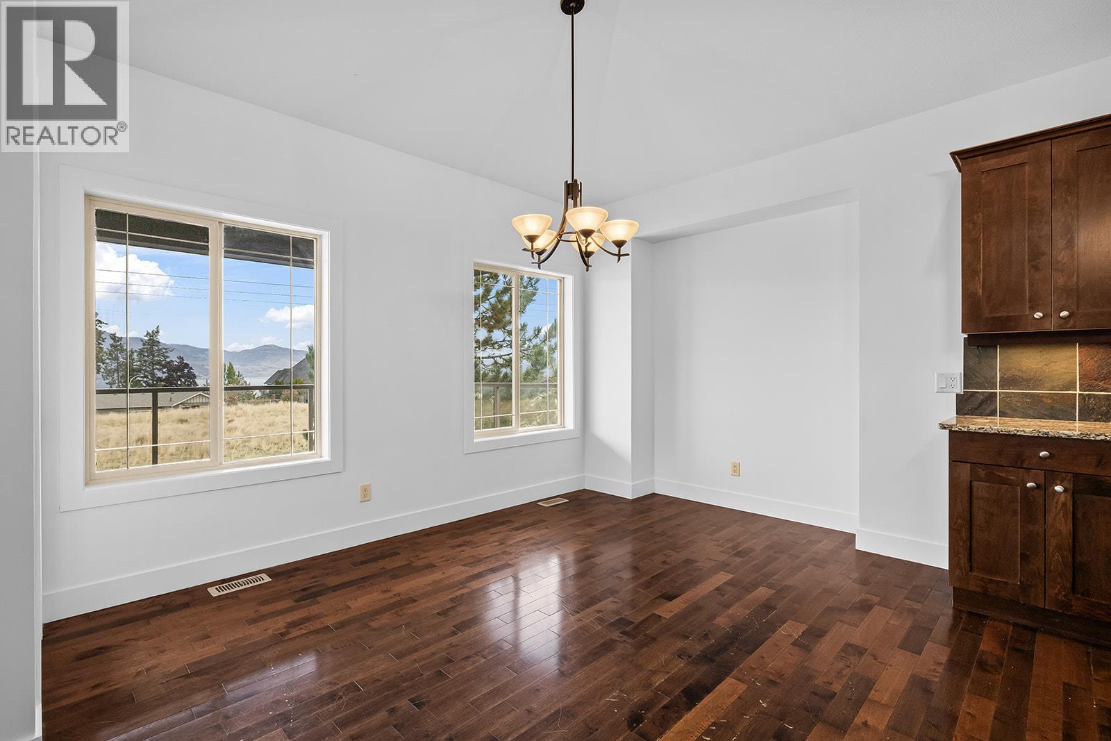 541 Quartz Crescent - 24