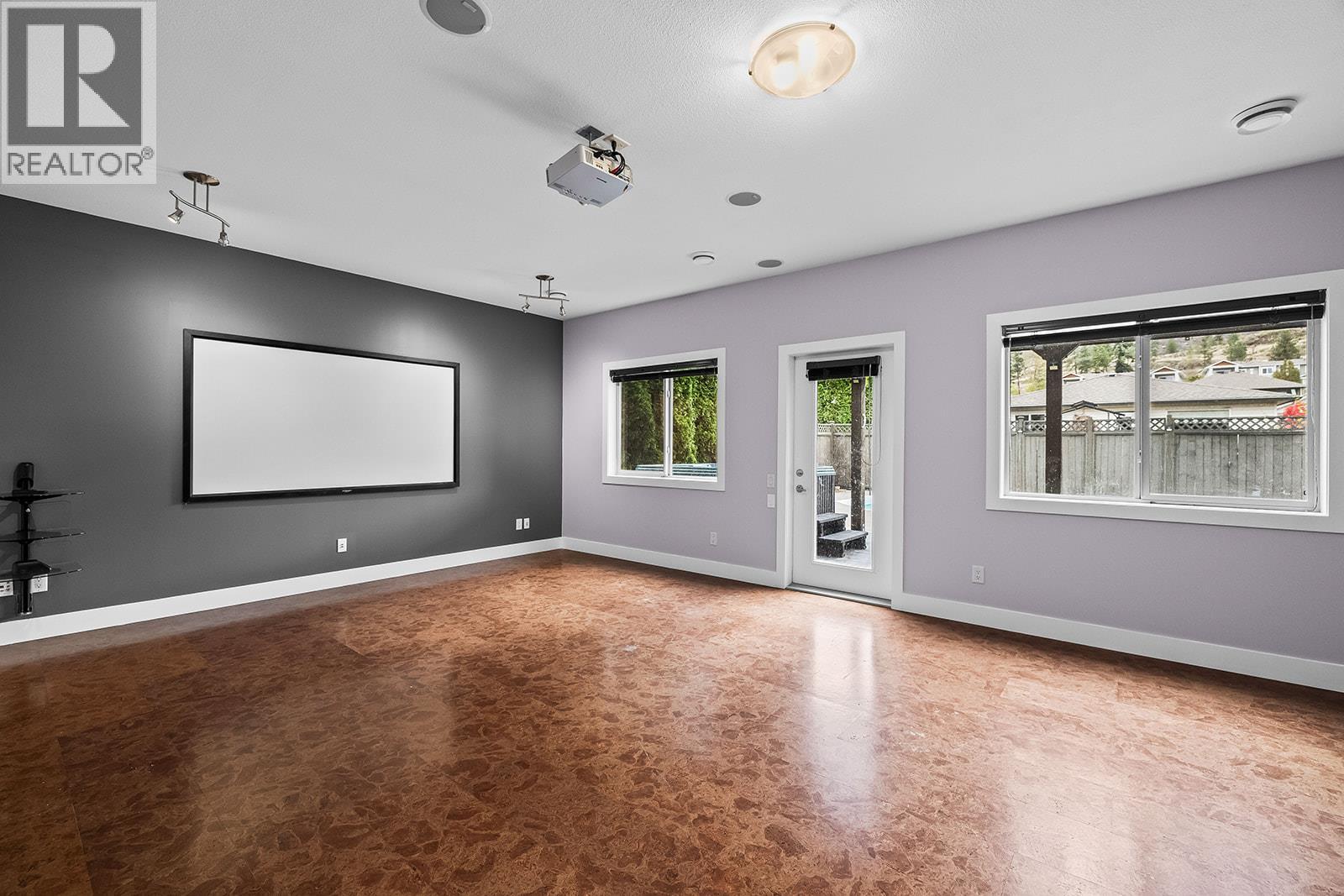 541 Quartz Crescent - 55