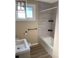 Bathroom - Upper - 210 Dovedale Drive, Whitby, ON L1N1Z6 Photo 7