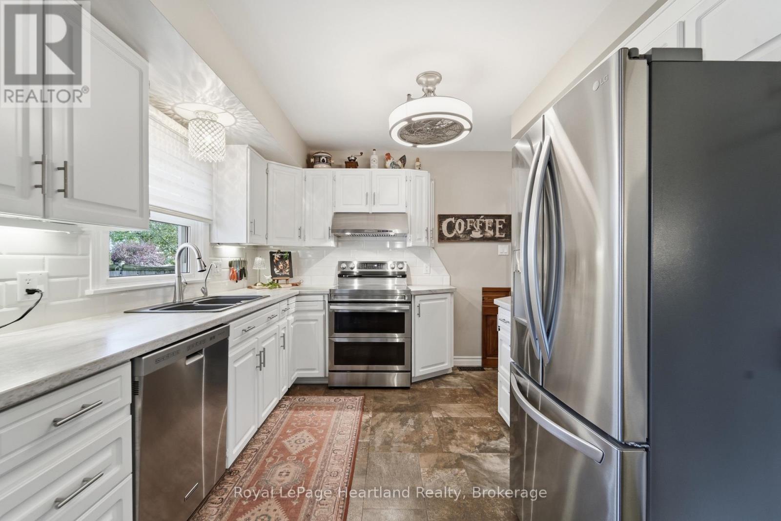 257 ELDON STREET - 12