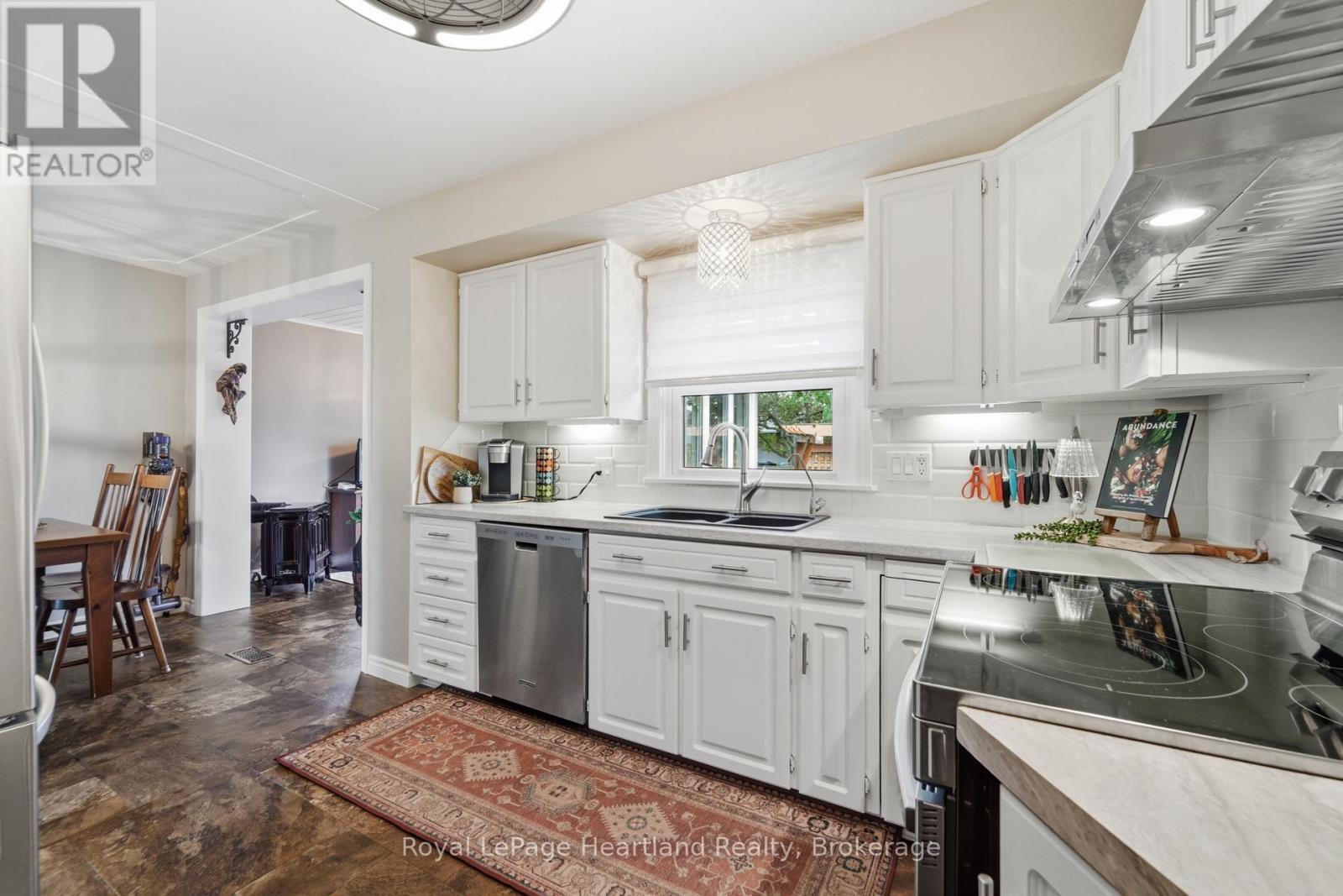 257 ELDON STREET - 15