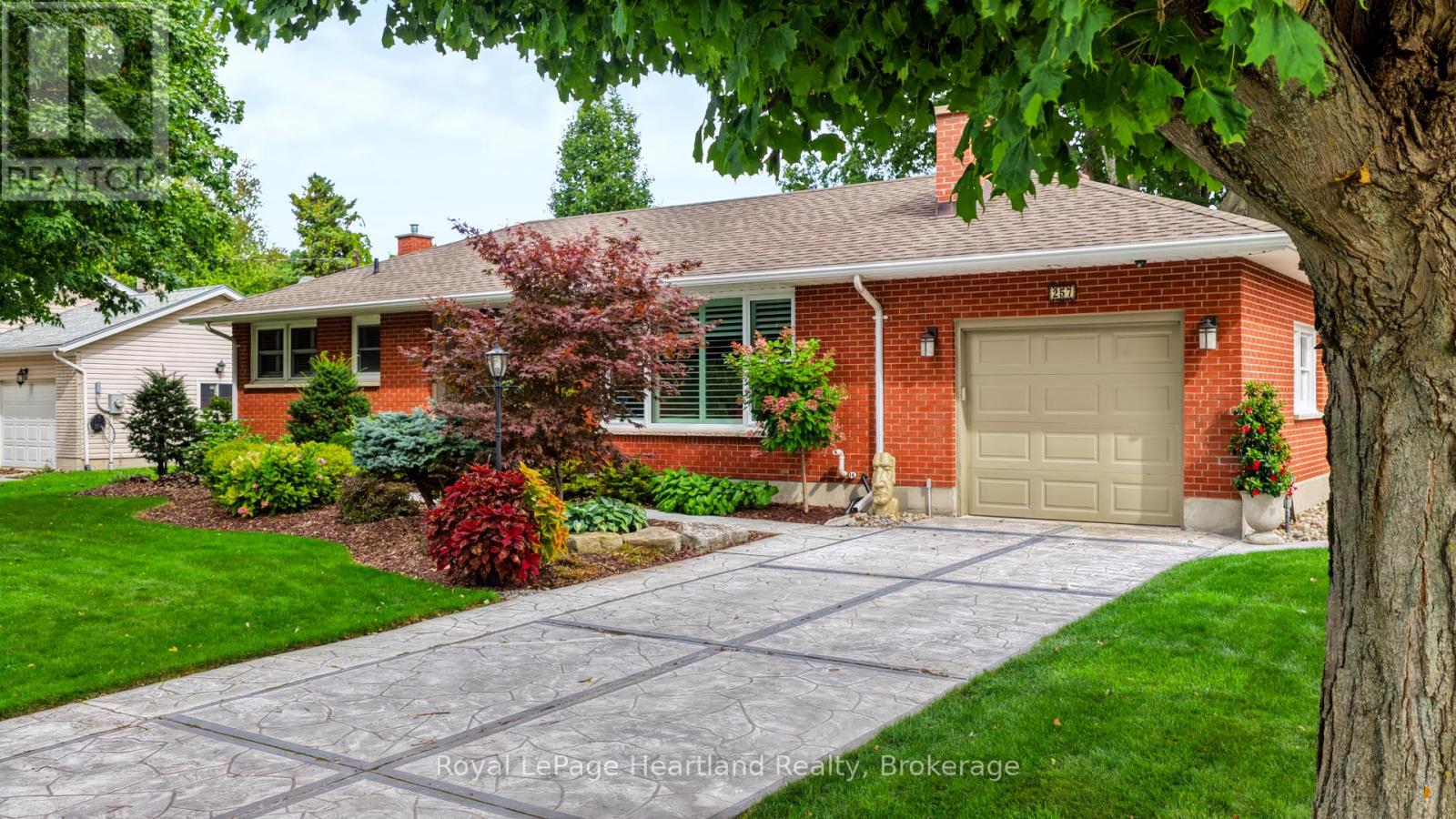 257 ELDON STREET - 46