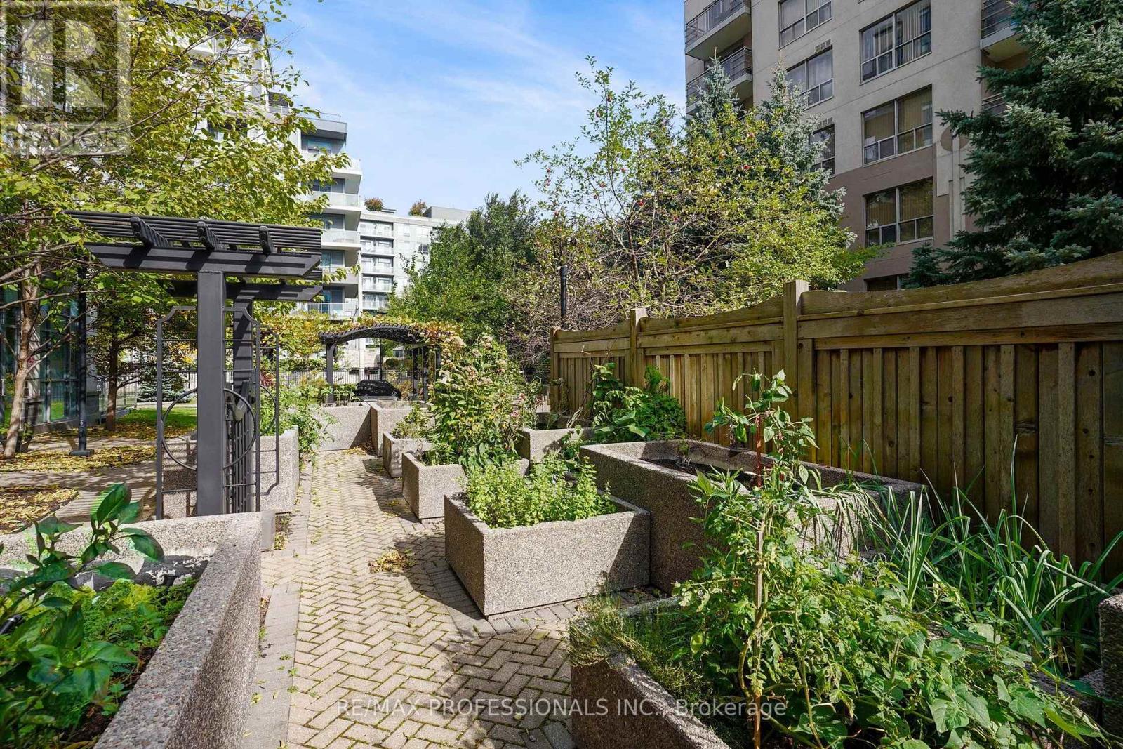 417- 17 Kenaston Gardens, Toronto, ON photo 17