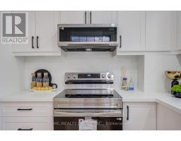 64 Wales Avenue, Toronto, ON M5T1J4 Photo 10