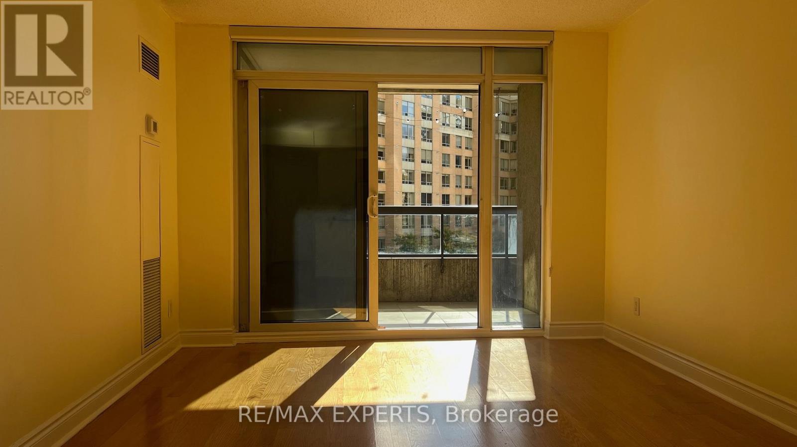 15 Northtown Way — photo 11