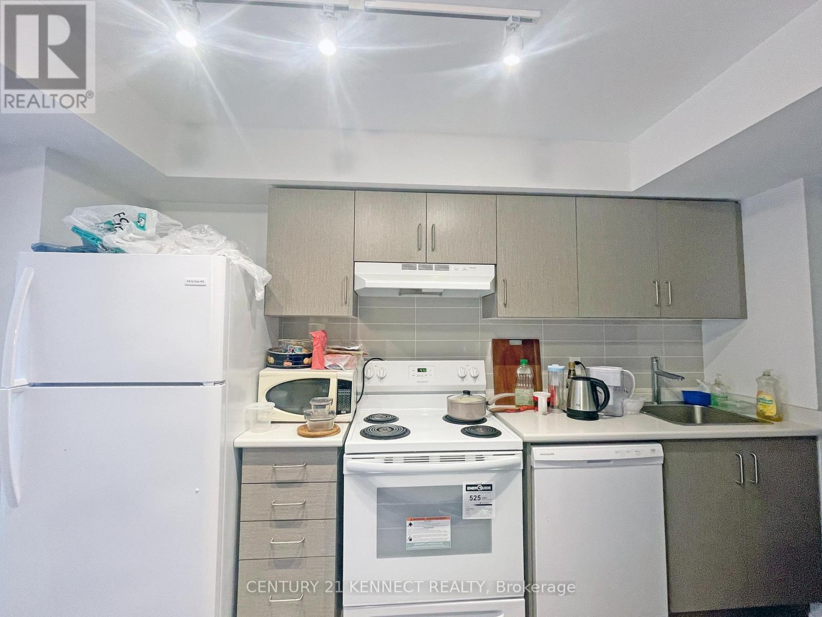231 College Street — photo 4