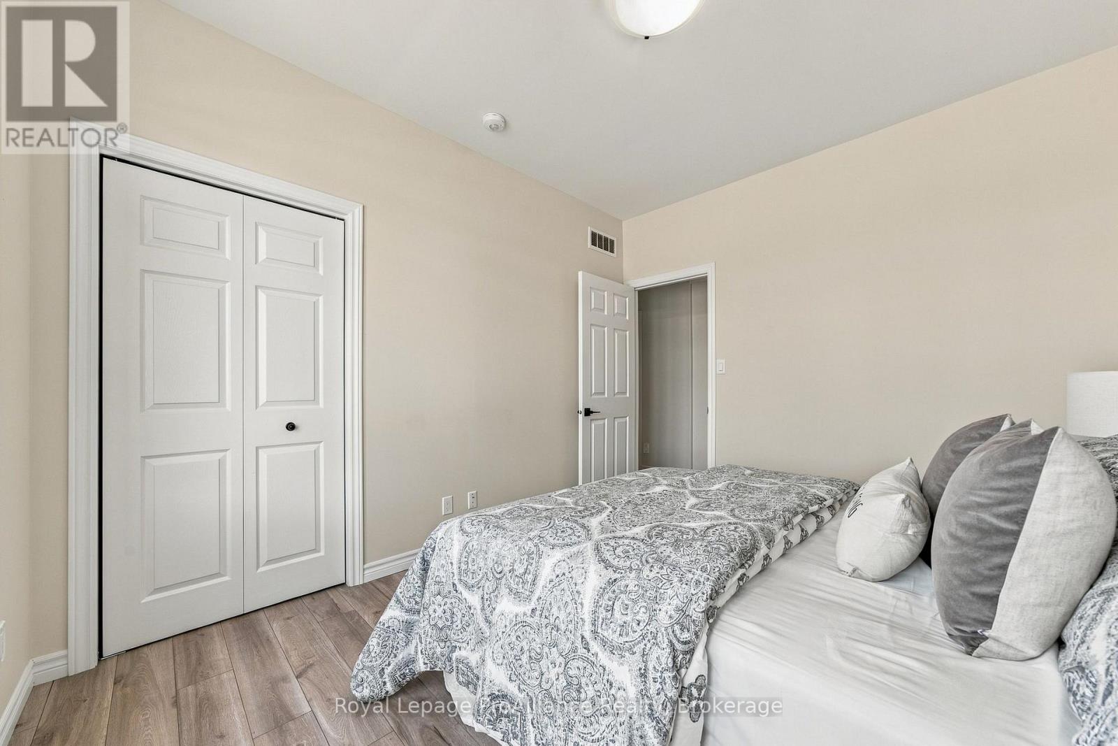 18 COVINGTON CRESCENT - 23