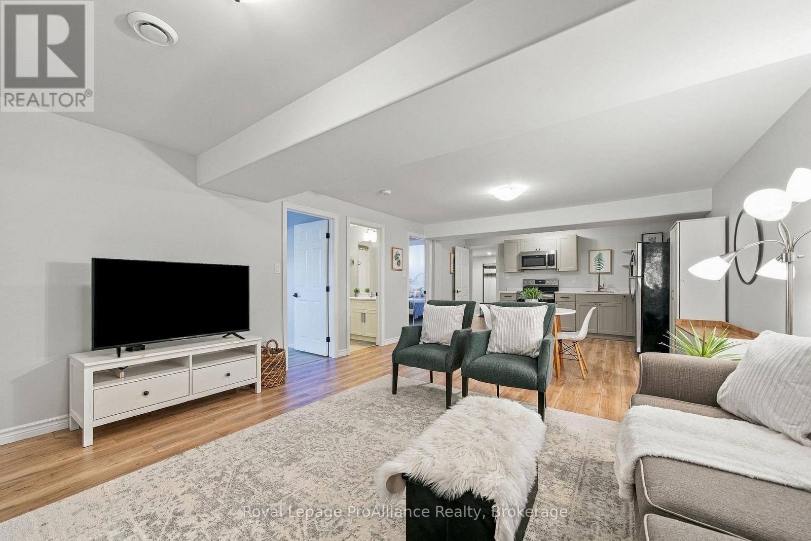 18 COVINGTON CRESCENT - Image 33