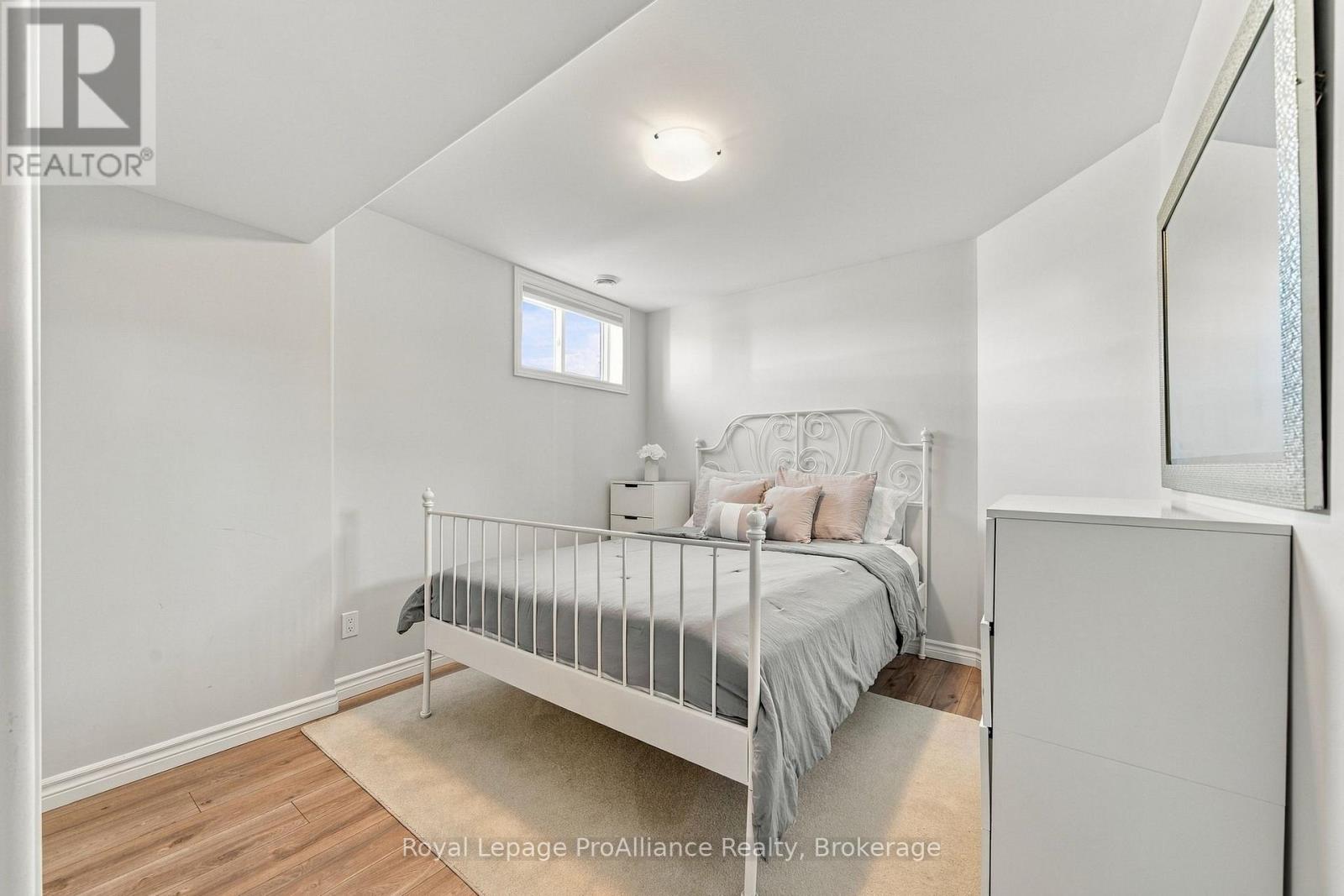 18 COVINGTON CRESCENT - Image 36