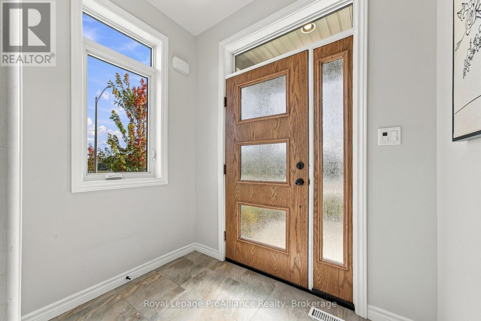 18 COVINGTON CRESCENT - 4