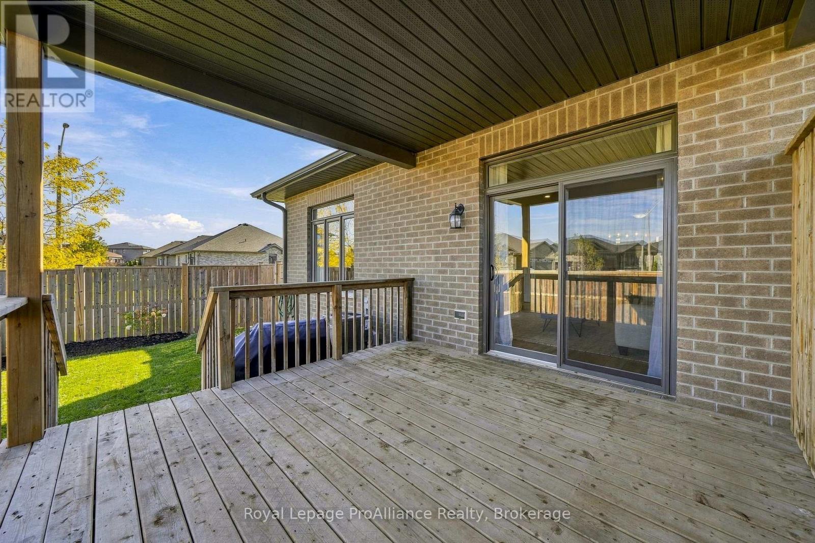 18 COVINGTON CRESCENT - 40